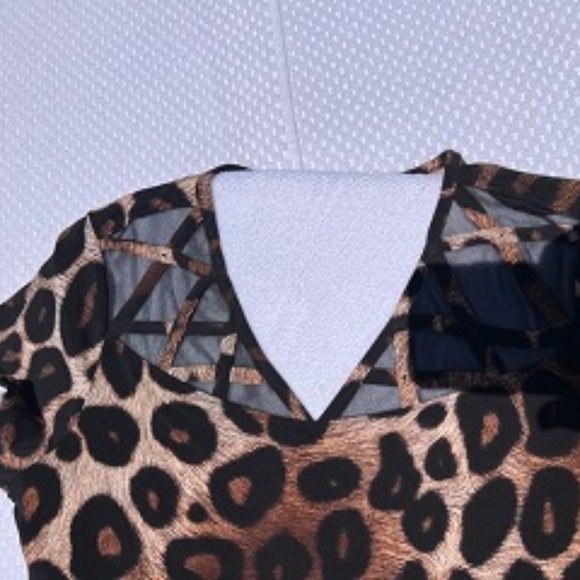 Adele & May Leopard Animal Print Top Size Medium Short sleeve - Picture 2 of 6